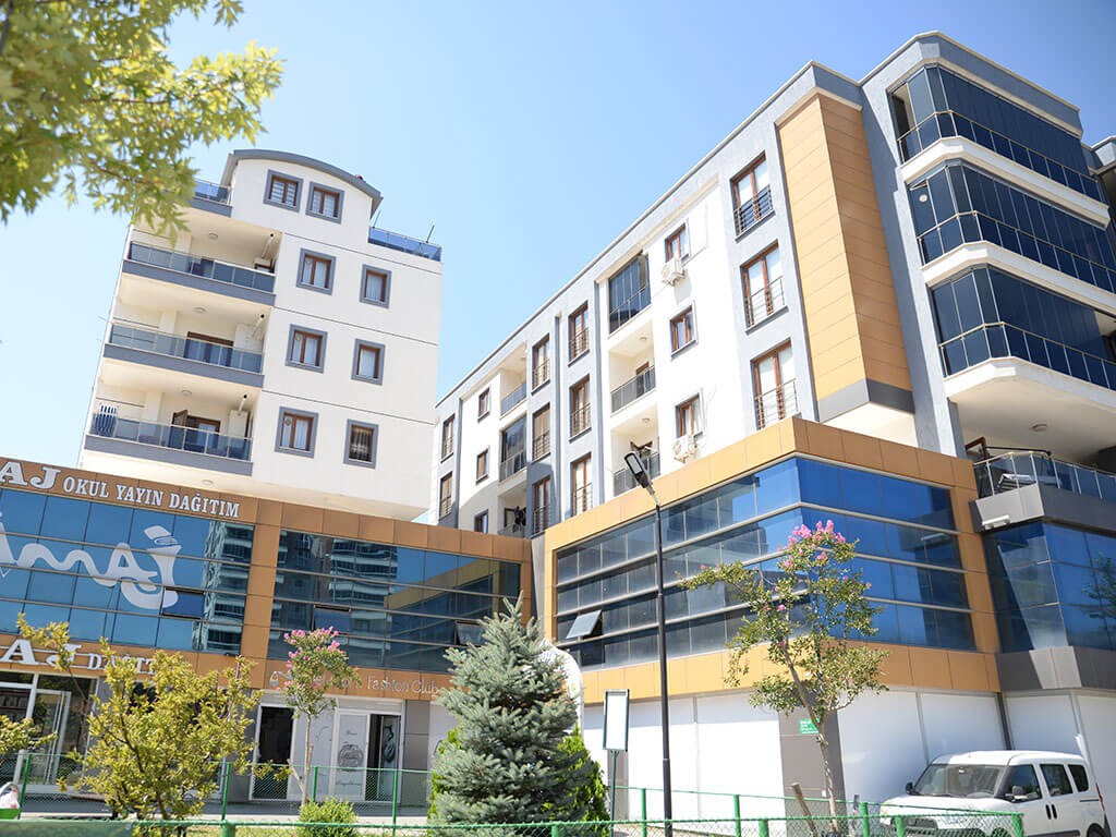 Millet Bulvar Giriş Holü